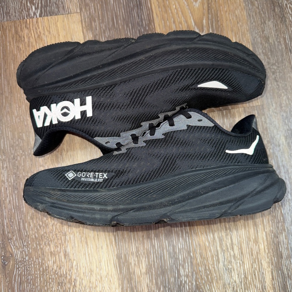HOKA Men's Clifton 9 GTX Running Shoes